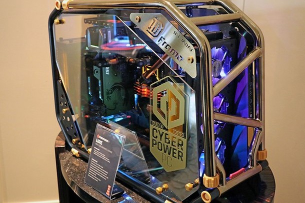 CyberPowerPC Luxe with In Win D-Frame case